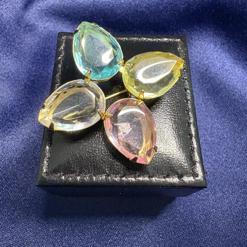 Pin Brooch Pendant Avon Multicolor Teardrop Flower - Picture 1 of 4